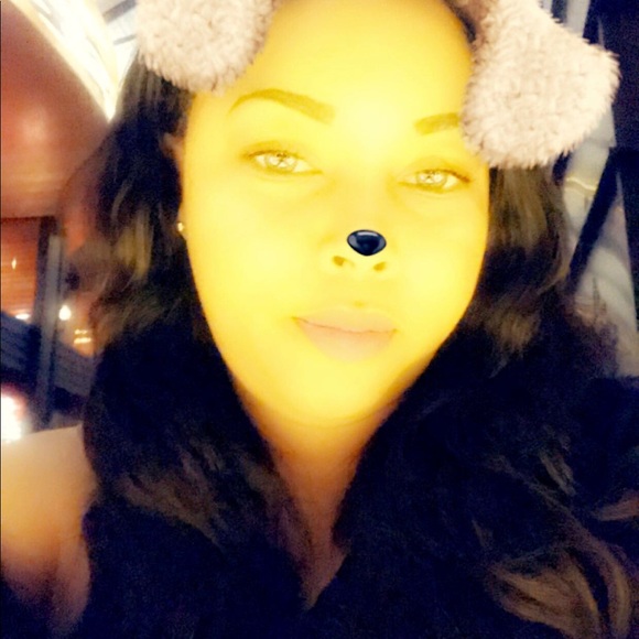 Meet your Posher, Elizabeth - Picture 1 of 2